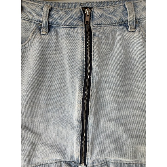 Kendall and Kylie Denim Mini Skirt Jean Front Zip Size 25 Waist Trendy Women's - Picture 2 of 5